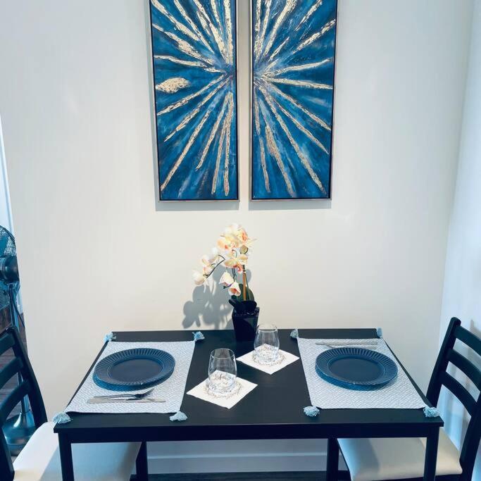 360º Rooftop Patio Views. Your-Home-Away-From-Home North Vancouver Esterno foto